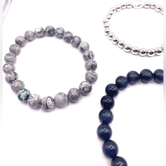 Stackable set of 3 beaded bracelets with 2 silver bracelets. Stretchy adjustable - Picture 9 of 14